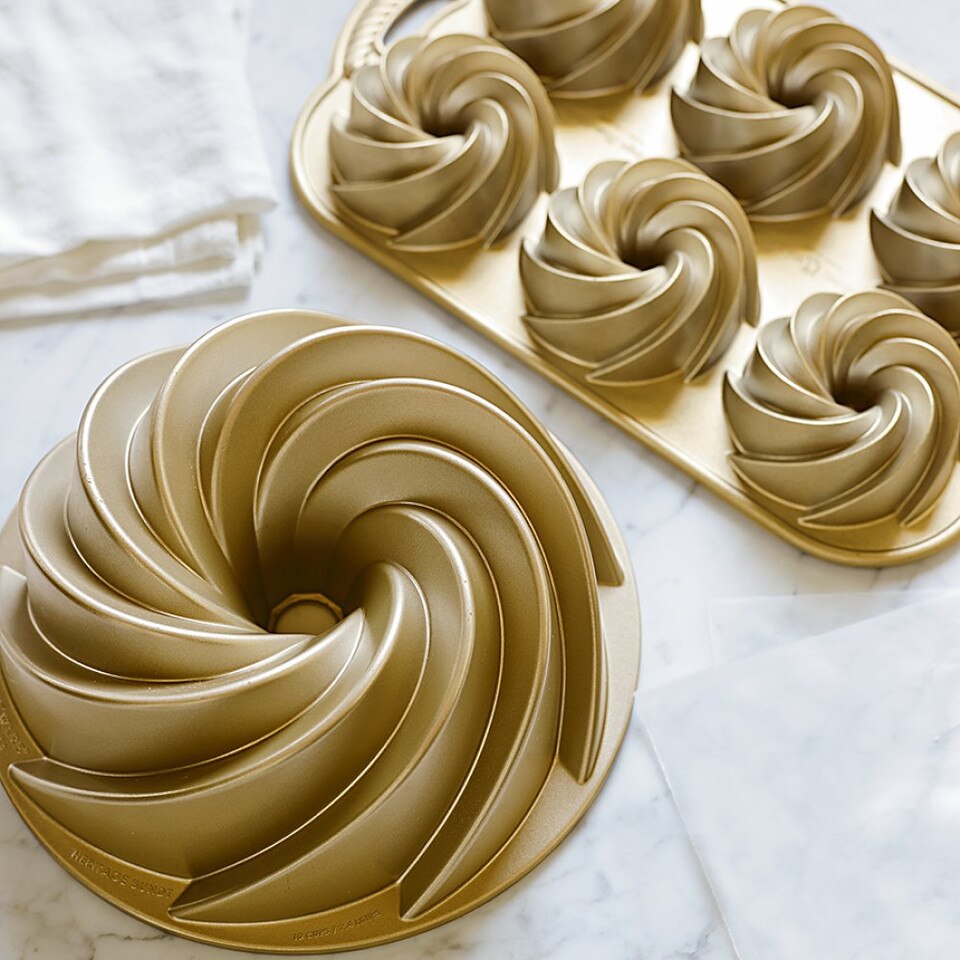 Williams Sonoma Nordic Ware Heritage Bundt® Pan
